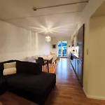 Modern 3-bedroom In - Prime Location Appartement Voss