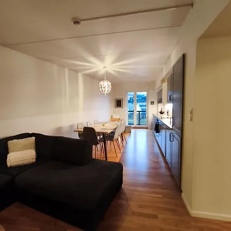 Modern 3-bedroom In - Prime Location Apartment Voss