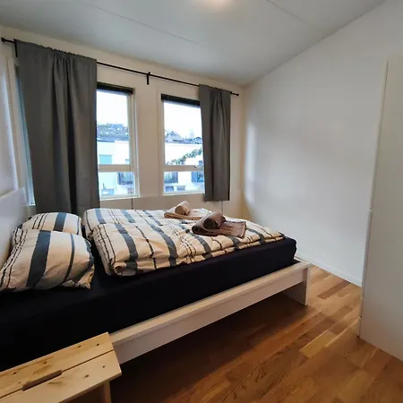 Modern 3-bedroom In - Prime Location Apartment *