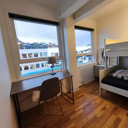 Modern 3-bedroom In - Prime Location Apartment *