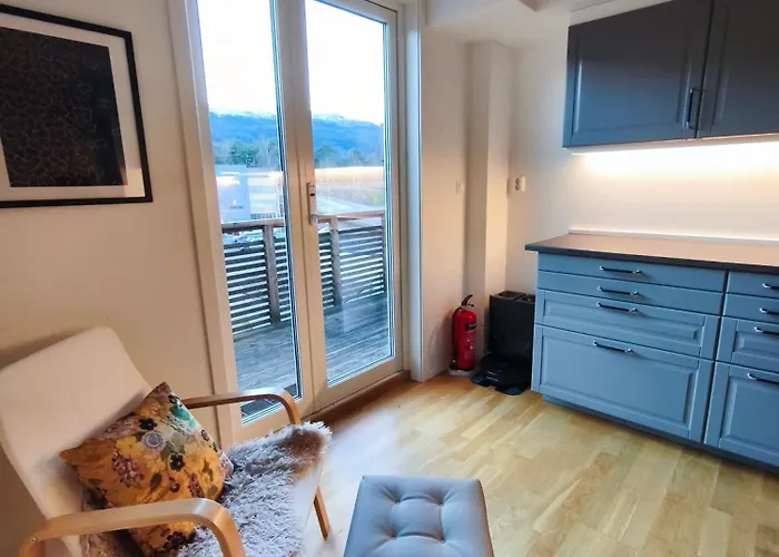 Modern 3-bedroom In - Prime Location *