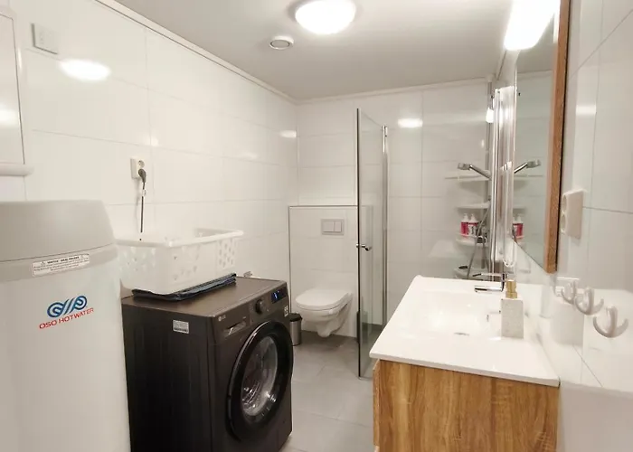 Modern 3-bedroom In - Prime Location *