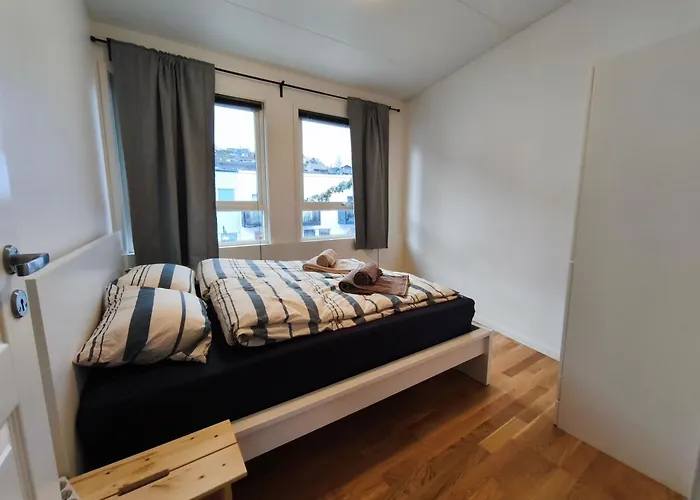 Modern 3-bedroom In - Prime Location Apartment *