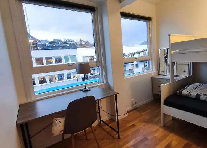 Modern 3-bedroom In - Prime Location Apartment *